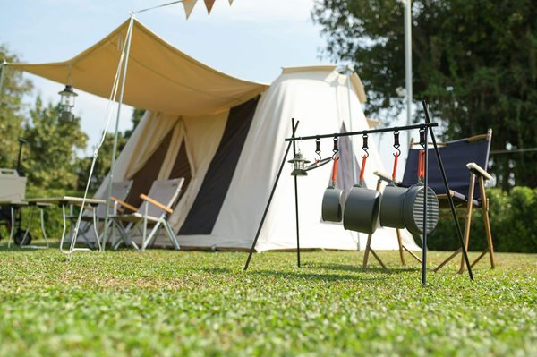 Les équipements de camping indispensables pour une aventure en plein air